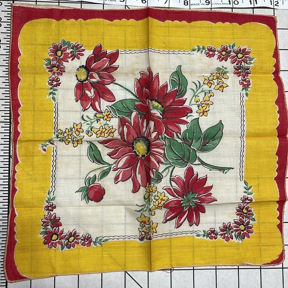 4 colorful vintage handkerchiefs, suitable for small craft/sewing projects - Picture 8 of 11